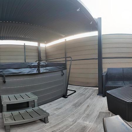 La Kaz Rhumantique Sauna And Spa Privatif La Riviere-Saint-Sauveur ภายนอก รูปภาพ